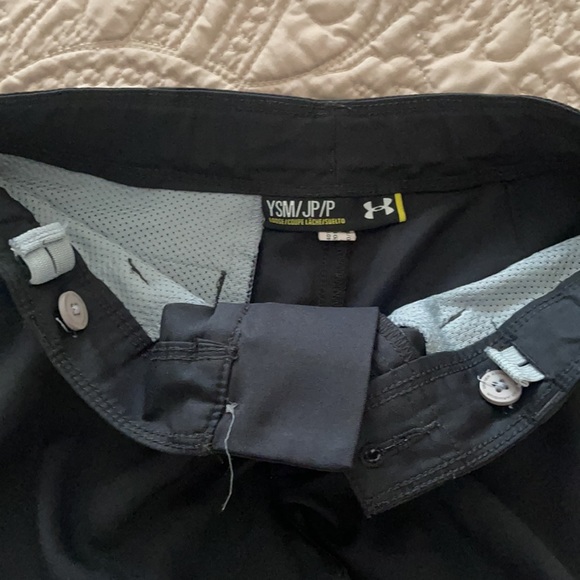 Boys Under Armour gold shorts - Picture 3 of 3